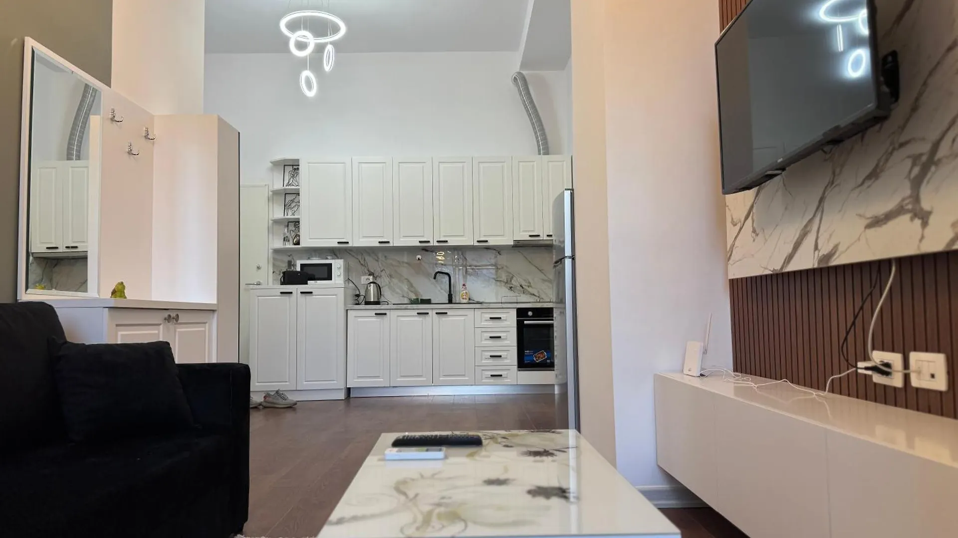 R&M Central One Bedroom Apartment Exclusive Location ドゥラス 0*,  アルバニア