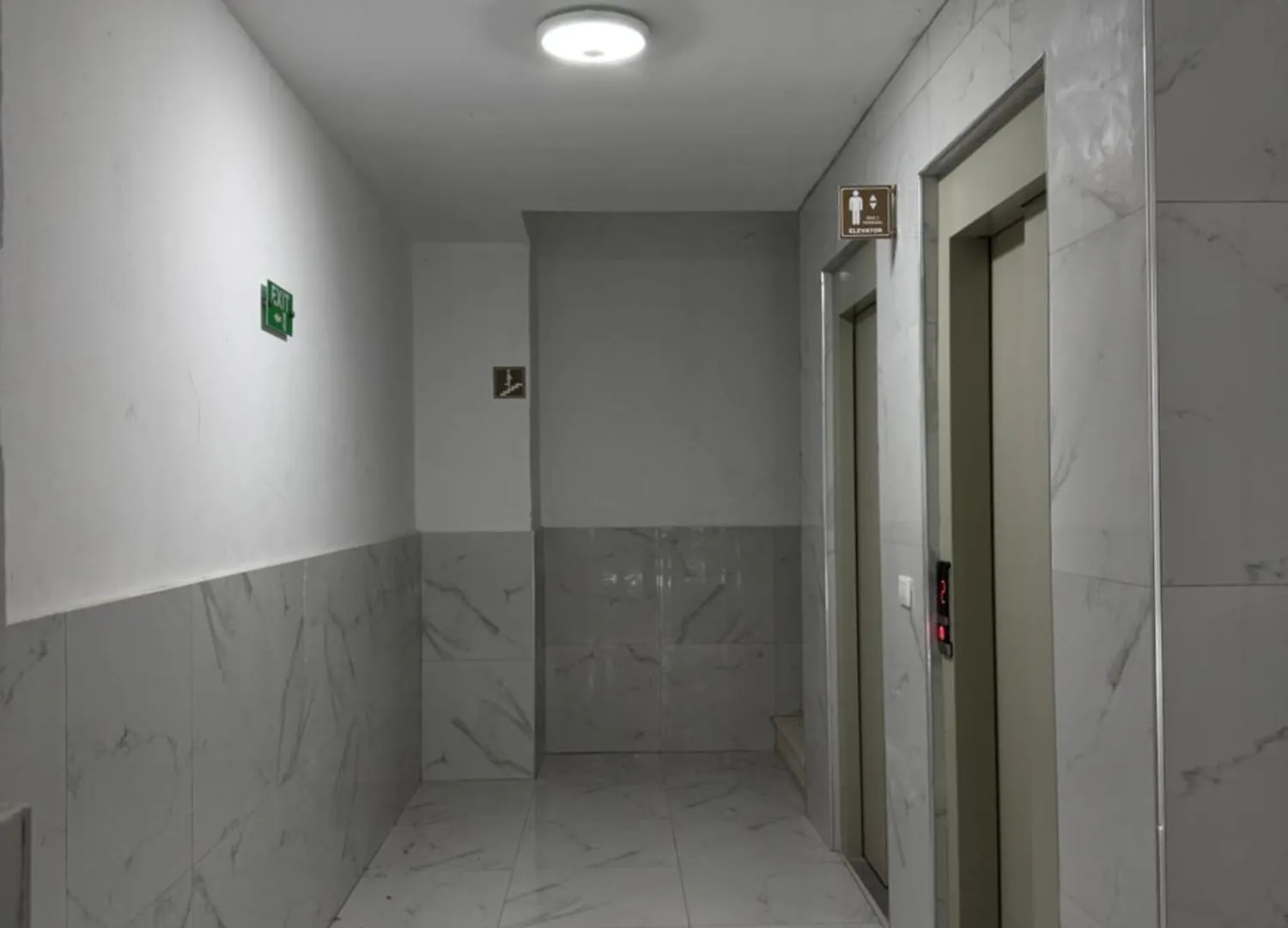 R&M Central One Bedroom Apartment Exclusive Location ドゥラス